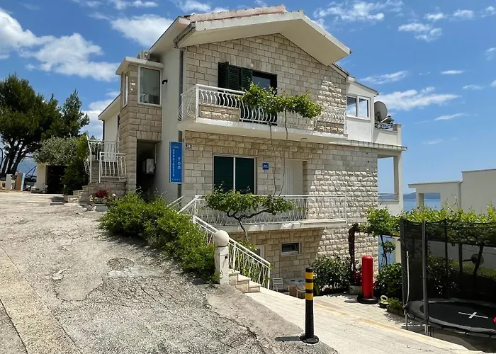 Apartments Tom