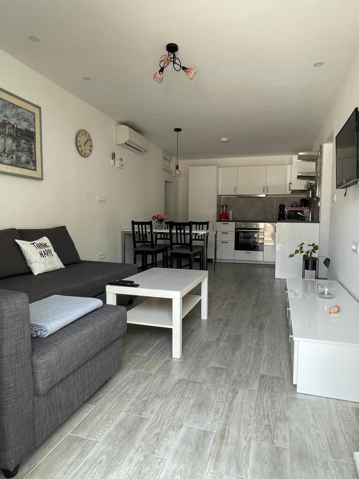 Apartment Tom Mimice
